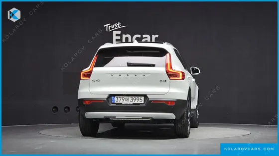 VOLVO XC40 B4 ULTIMATE BRIGHT