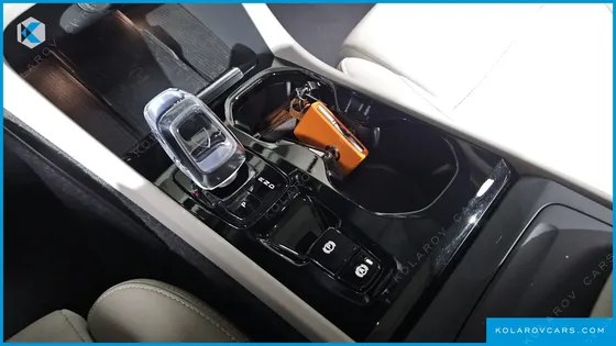 VOLVO XC40 B4 ULTIMATE BRIGHT