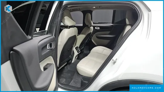 VOLVO XC40 B4 ULTIMATE BRIGHT