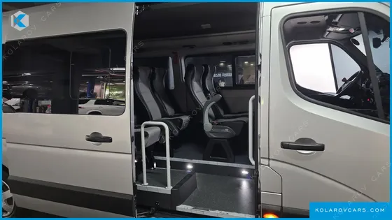 RENAULT KOREA MASTER 2.3 15-SEATER