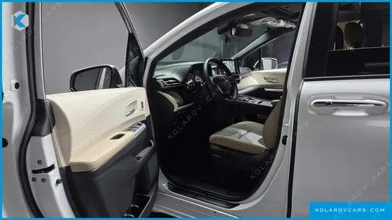 TOYOTA SIENNA 2.5 HYBRID 2WD