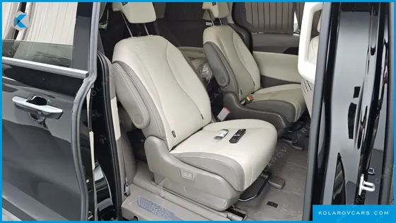 KIA CARNIVAL GASOLINE 9-SEATER HI LIMOUSINE