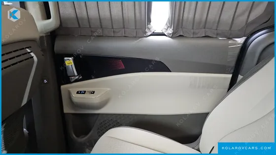 KIA CARNIVAL GASOLINE 9-SEATER HI LIMOUSINE