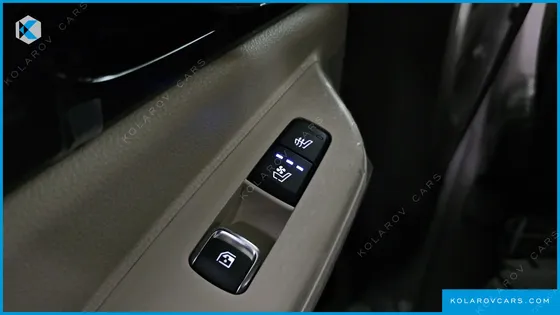 KIA CARNIVAL GASOLINE 9-SEATER HI LIMOUSINE