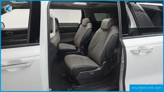 KIA CARNIVAL GASOLINE 9 SEATER X LINE