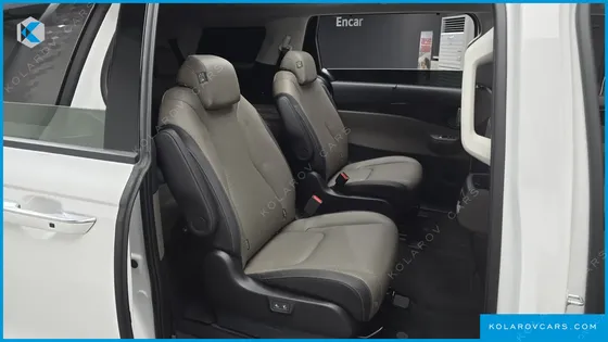 KIA CARNIVAL GASOLINE 9 SEATER X LINE