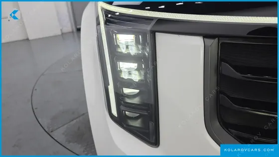 KIA CARNIVAL GASOLINE 9 SEATER X LINE