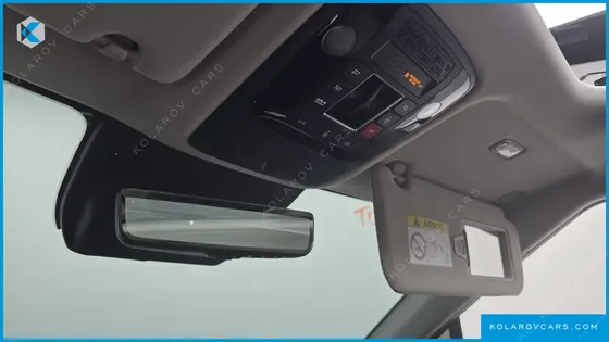 KIA CARNIVAL GASOLINE 9 SEATER X LINE