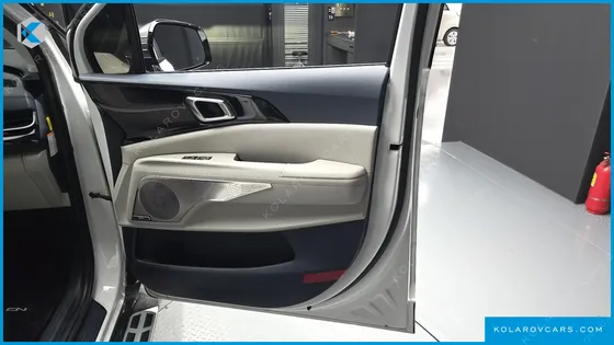 KIA CARNIVAL HEV 9-SEATER HI-LIMOUSINE (SPECIAL VEHICLE)