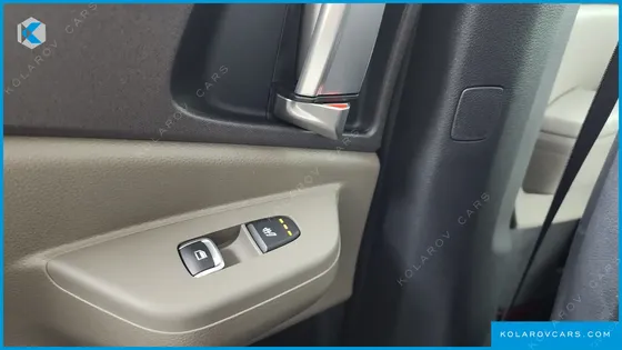 KIA CARNIVAL 9-SEATER PRESTIGE