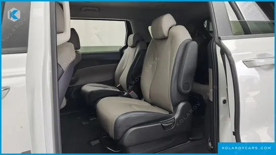 KIA CARNIVAL 9-SEATER PRESTIGE