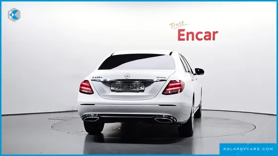 MERCEDES E-CLASS E220D EXCLUSIVE