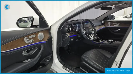 MERCEDES E-CLASS E300E EXCLUSIVE