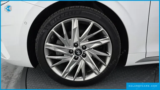 HYUNDAI GRANDEUR 3.3