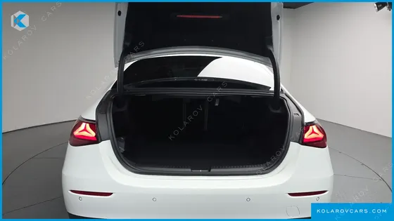 MERCEDES E-CLASS E200 AVANTGARDE