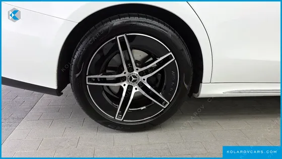 MERCEDES E-CLASS E300 4MATIC AMG LINE