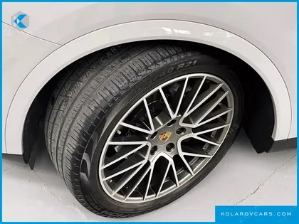PORSCHE CAYENNE 3.0 COUPE PLATINUM EDITION