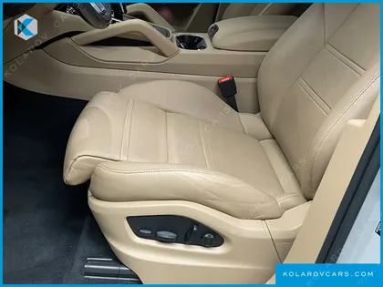 PORSCHE CAYENNE 3.0 COUPE PLATINUM EDITION