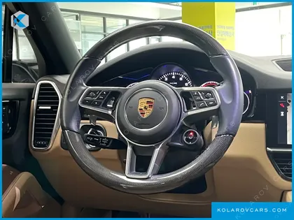 PORSCHE CAYENNE 3.0 COUPE PLATINUM EDITION
