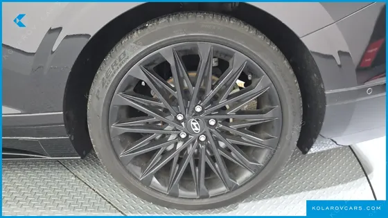 HYUNDAI GRANDEUR 3,5 GASOLINE 4WD