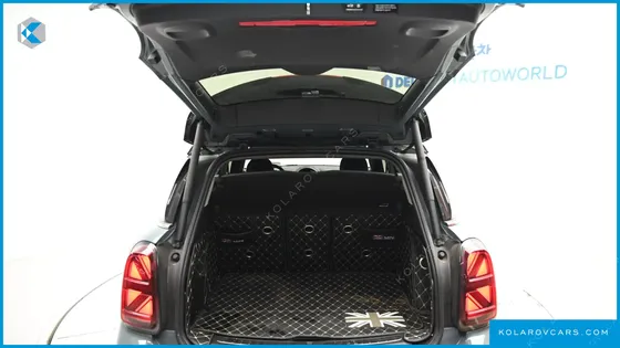 MINI COUNTRYMAN ALL4 CLASSIC LAUNCH PACK