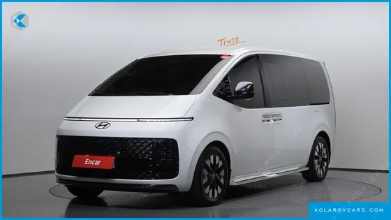 HYUNDAI STARIA 4WD LOUNGE 9-SEATER