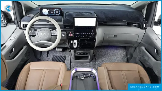 HYUNDAI STARIA 4WD LOUNGE 9-SEATER