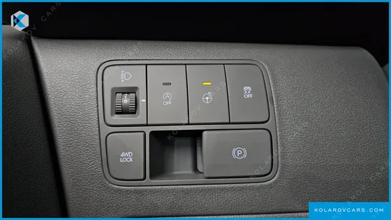 HYUNDAI STARIA 4WD LOUNGE 9-SEATER