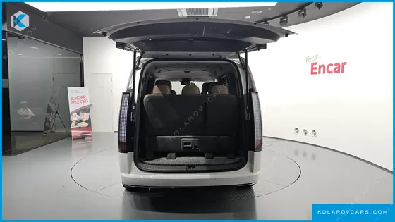 HYUNDAI STARIA 4WD LOUNGE 9-SEATER