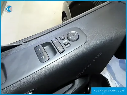 HYUNDAI STARIA L3.5 CARGO 3-SEATER