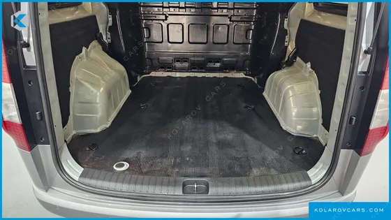 HYUNDAI STARIA CARGO 5-SEATER