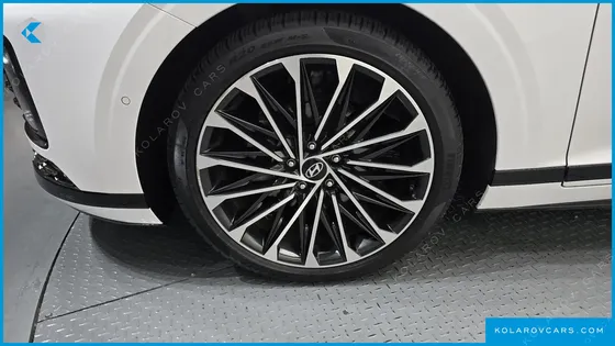 HYUNDAI GRANDEUR CALLIGRAPHY