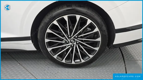 HYUNDAI GRANDEUR CALLIGRAPHY