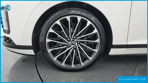 HYUNDAI GRANDEUR CALLIGRAPHY