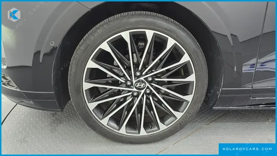 HYUNDAI GRANDEUR CALLIGRAPHY