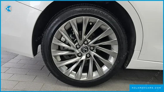 LEXUS ES EXECUTIVE