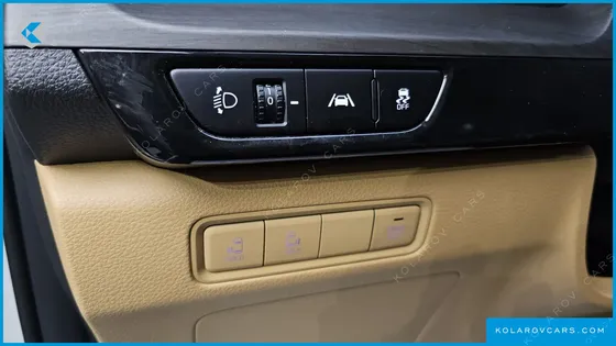 KIA CARNIVAL 9-SEATER PRESTIGE