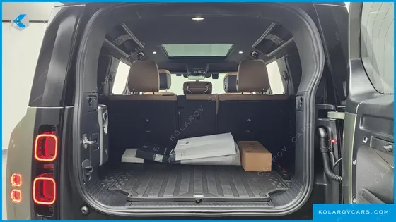 LAND ROVER DEFENDER 110 D300 X-DYNAMIC HSE