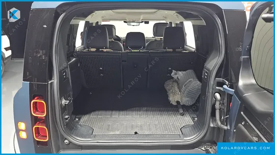 LAND ROVER DEFENDER 110 D300 HSE