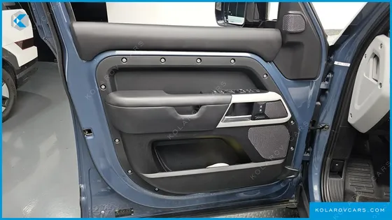 LAND ROVER DEFENDER 110 D300 HSE