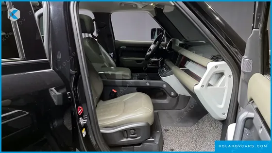 LAND ROVER DEFENDER 110 D300 HSE
