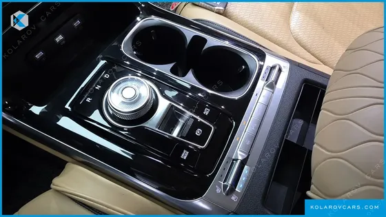 KIA CARNIVAL 7-SEATER SIGNATURE