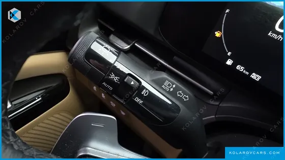 KIA CARNIVAL 7-SEATER SIGNATURE