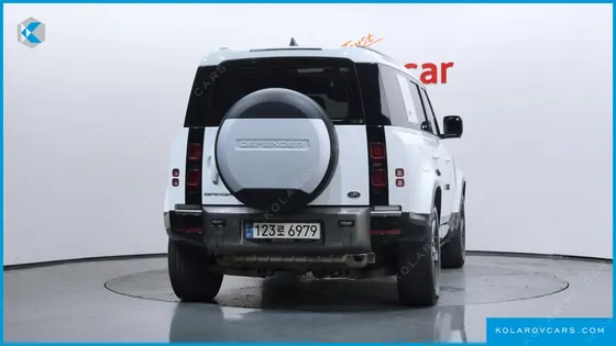 LAND ROVER DEFENDER 110 P300 X-DYNAMIC SE