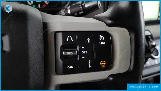 LAND ROVER DEFENDER 110 P300 X-DYNAMIC SE