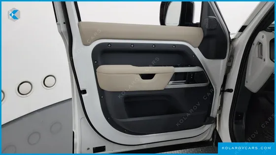LAND ROVER DEFENDER 110 P300 X-DYNAMIC SE
