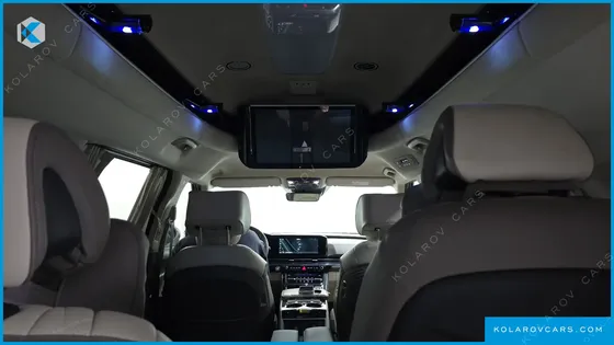 KIA CARNIVAL GASOLINE 9-SEATER HI-LIMOUSINE