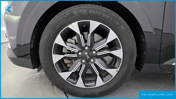 KIA CARNIVAL 7-SEATER NOBLESSE