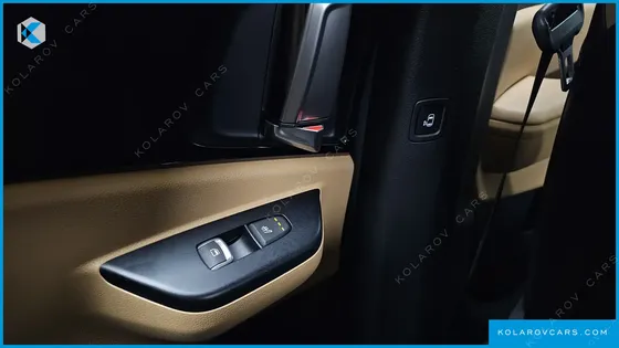 KIA CARNIVAL 9-SEATER PRESTIGE