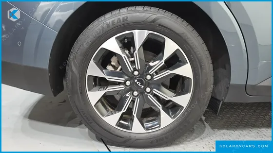 KIA CARNIVAL 9-SEATER SIGNATURE